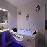 Apahouse * Podivin